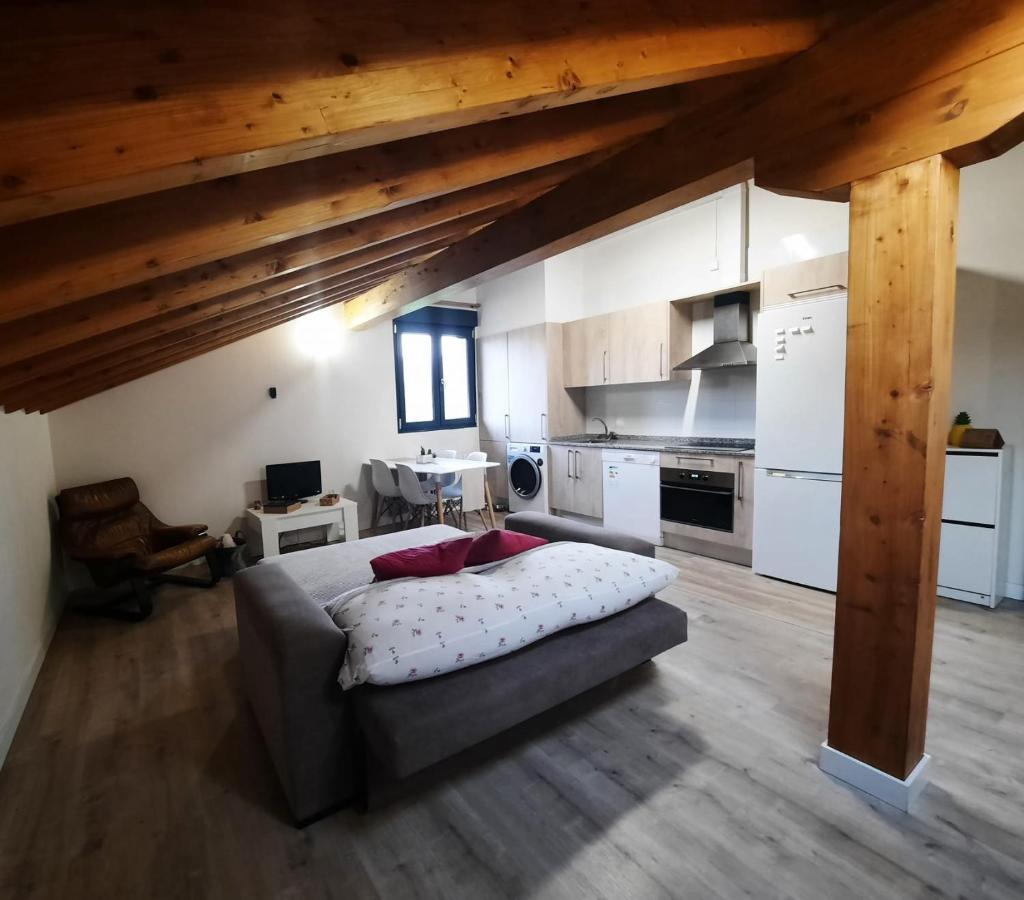 Preciosos Apartamentos A 15 Minutos De Comillas Periedo Екстериор снимка
